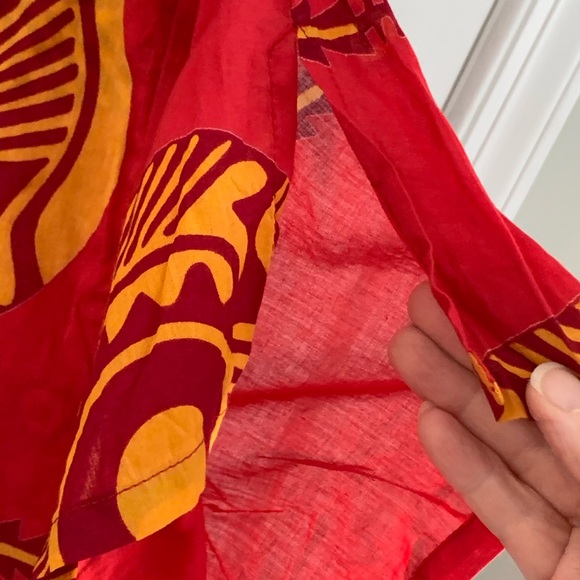 SHOPPING WITH ANTHONY Red and Gold Tunic. Short Sleeve w/ Slit. Size: 1X - Picture 2 of 6